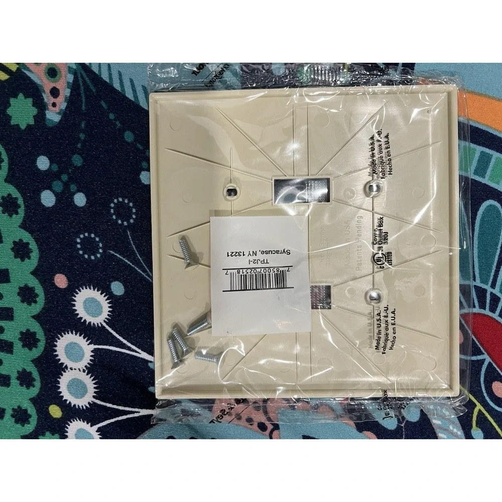 Pass & Seymour TradeMaster 2-gang toggle wall plate Qty 7